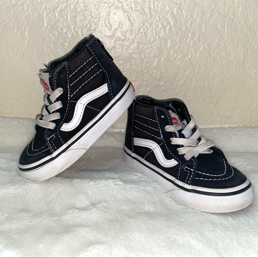 Vans - Picture 2 of 7